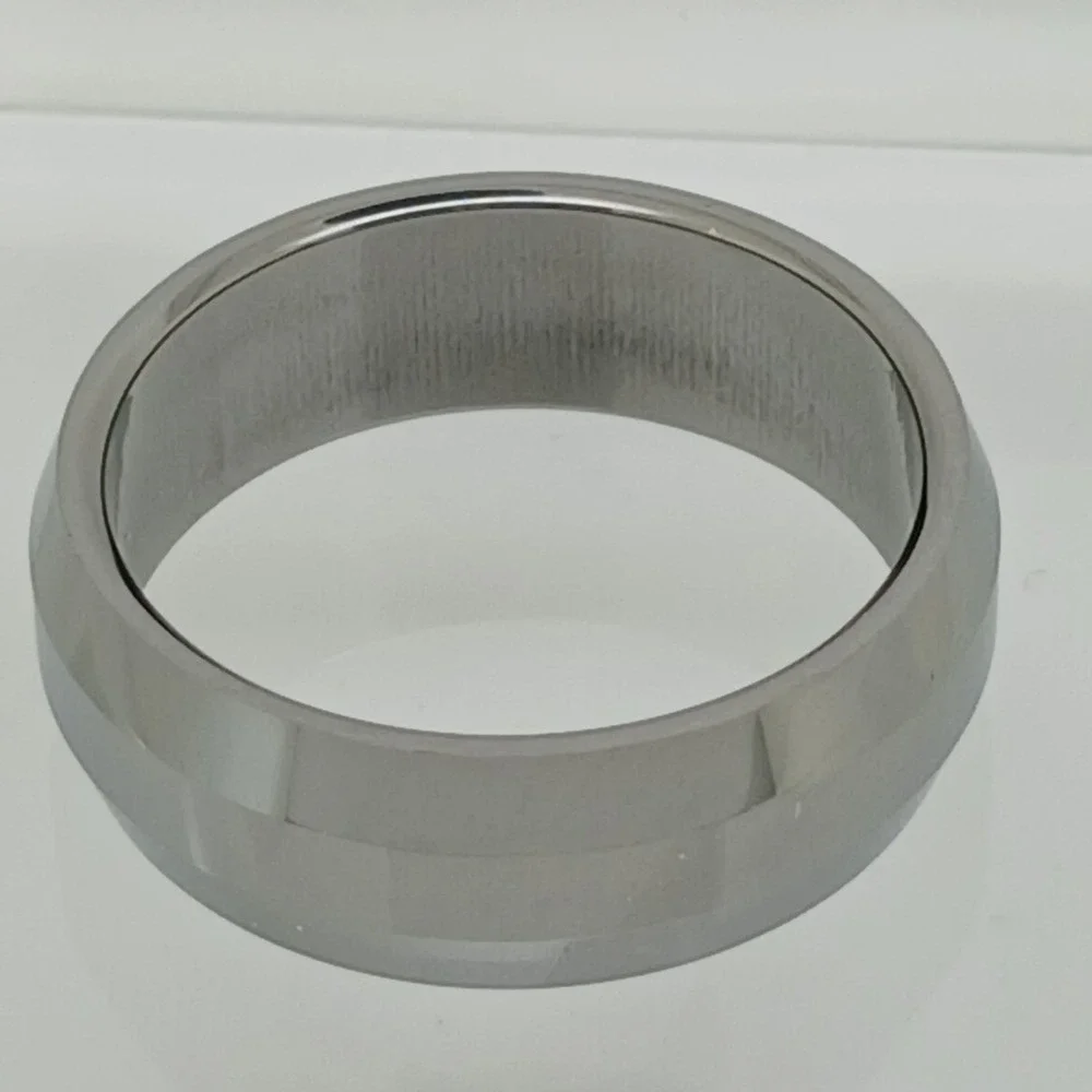 Vintage Tungsten Carbide 8mm Beveled Edge Ring Mens Size 11.5 Silver Tone Y2K‎